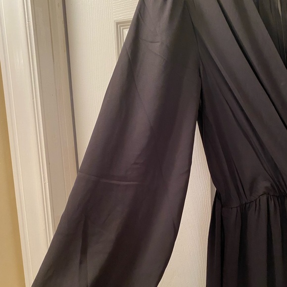 EXPRESS Women’s Black Wide Leg Jump Suit NWT - Picture 4 of 6